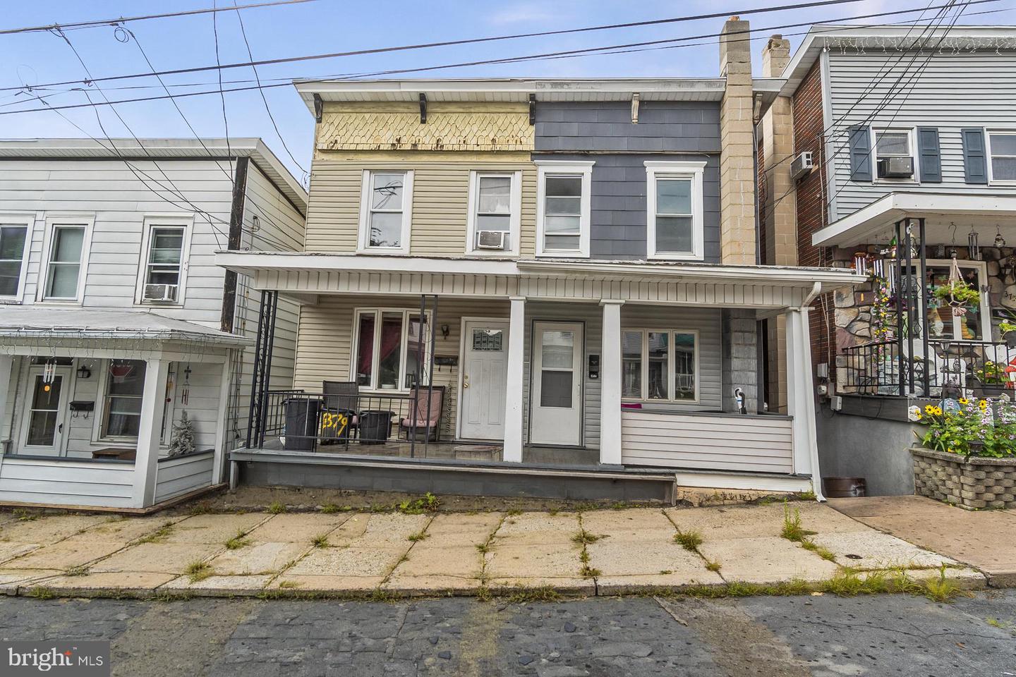377-379 W Ridge St Property Photo 1