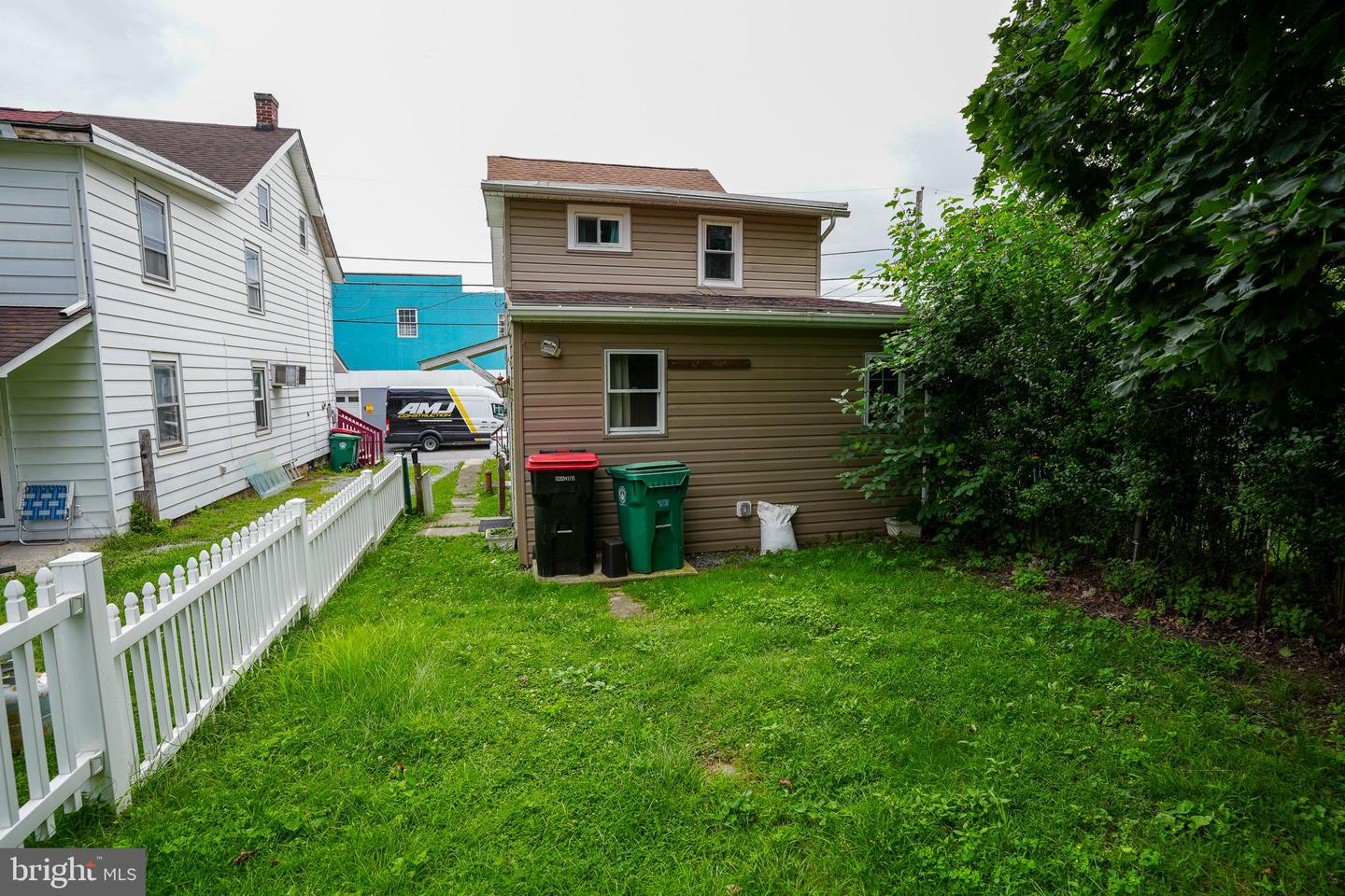 367 East Aly N Property Photo 5