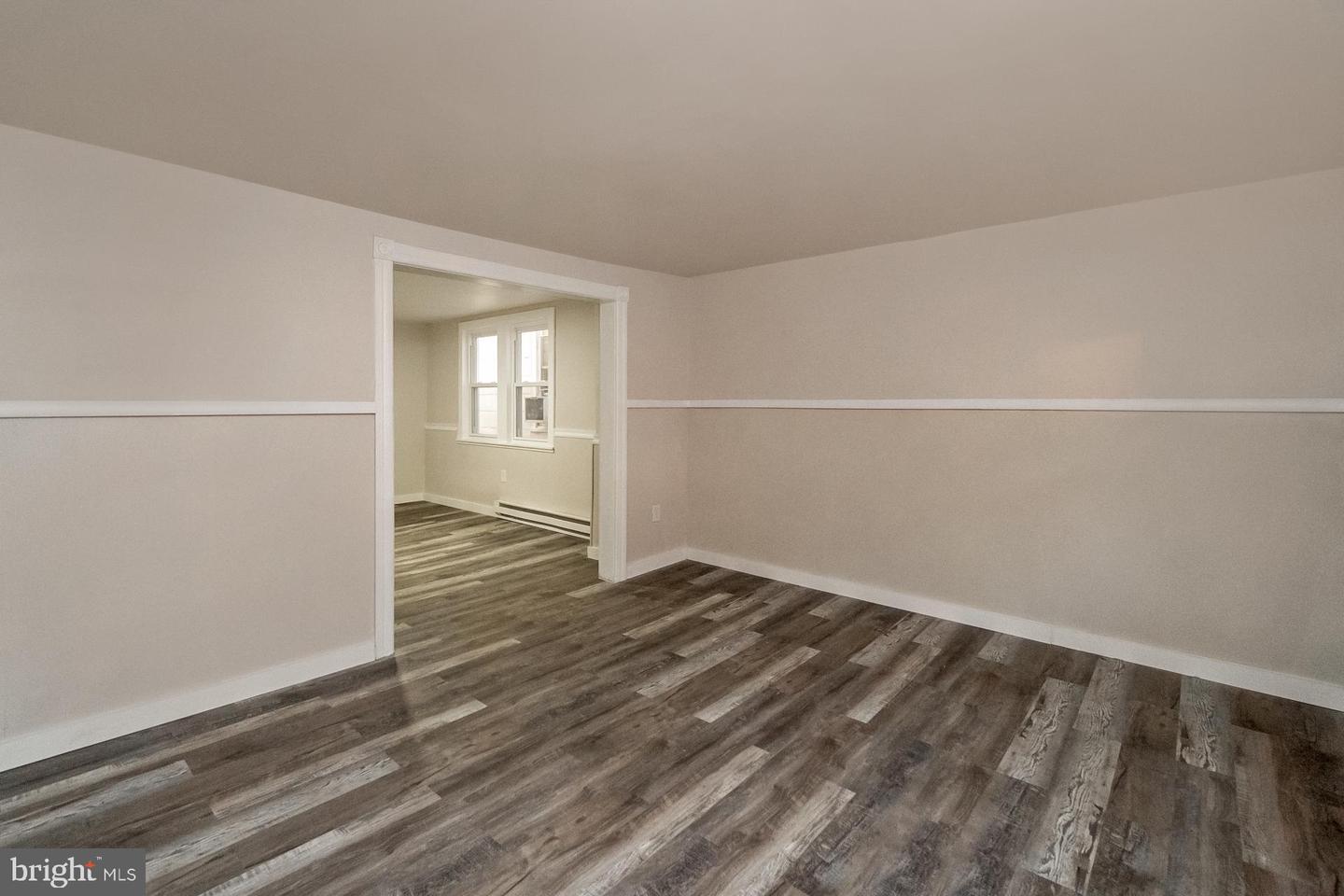 7 W Abbott St Property Photo 4