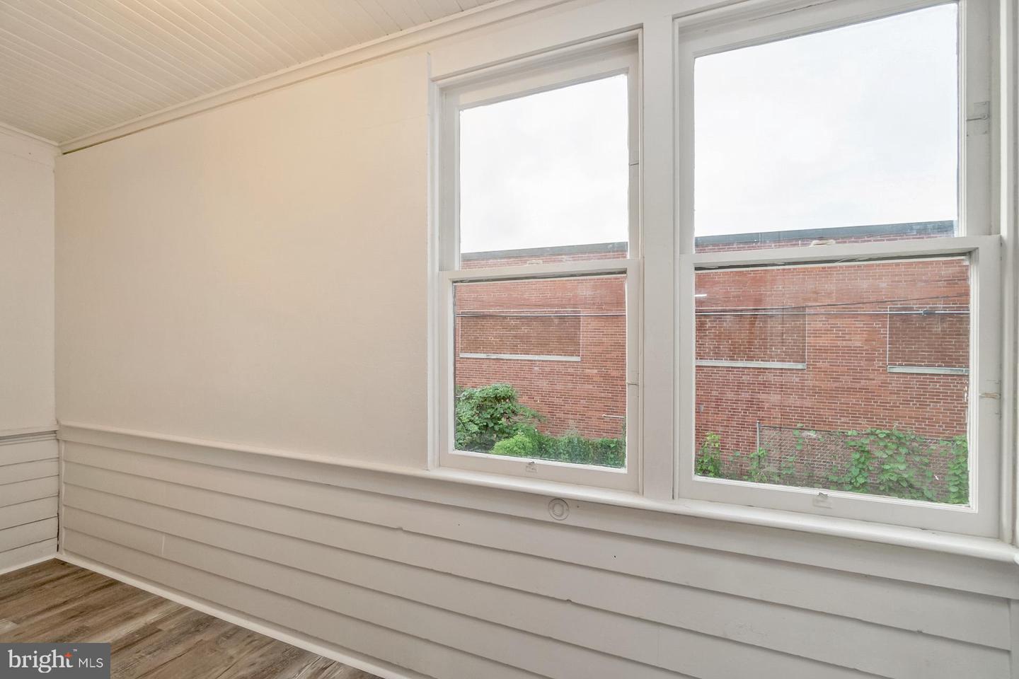 7 W Abbott St Property Photo 15