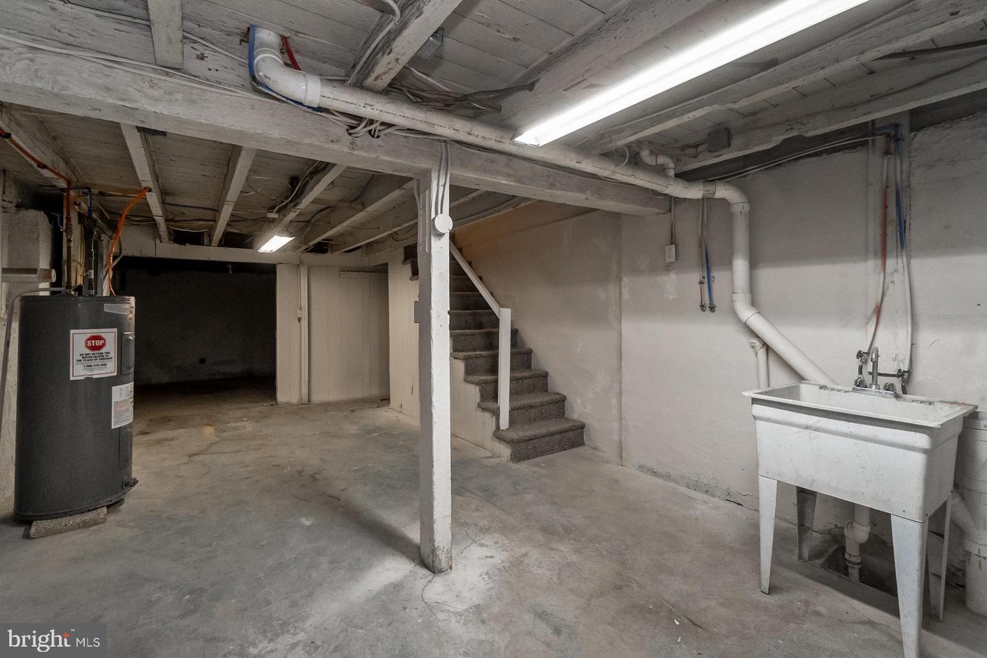 7 W Abbott St Property Photo 30