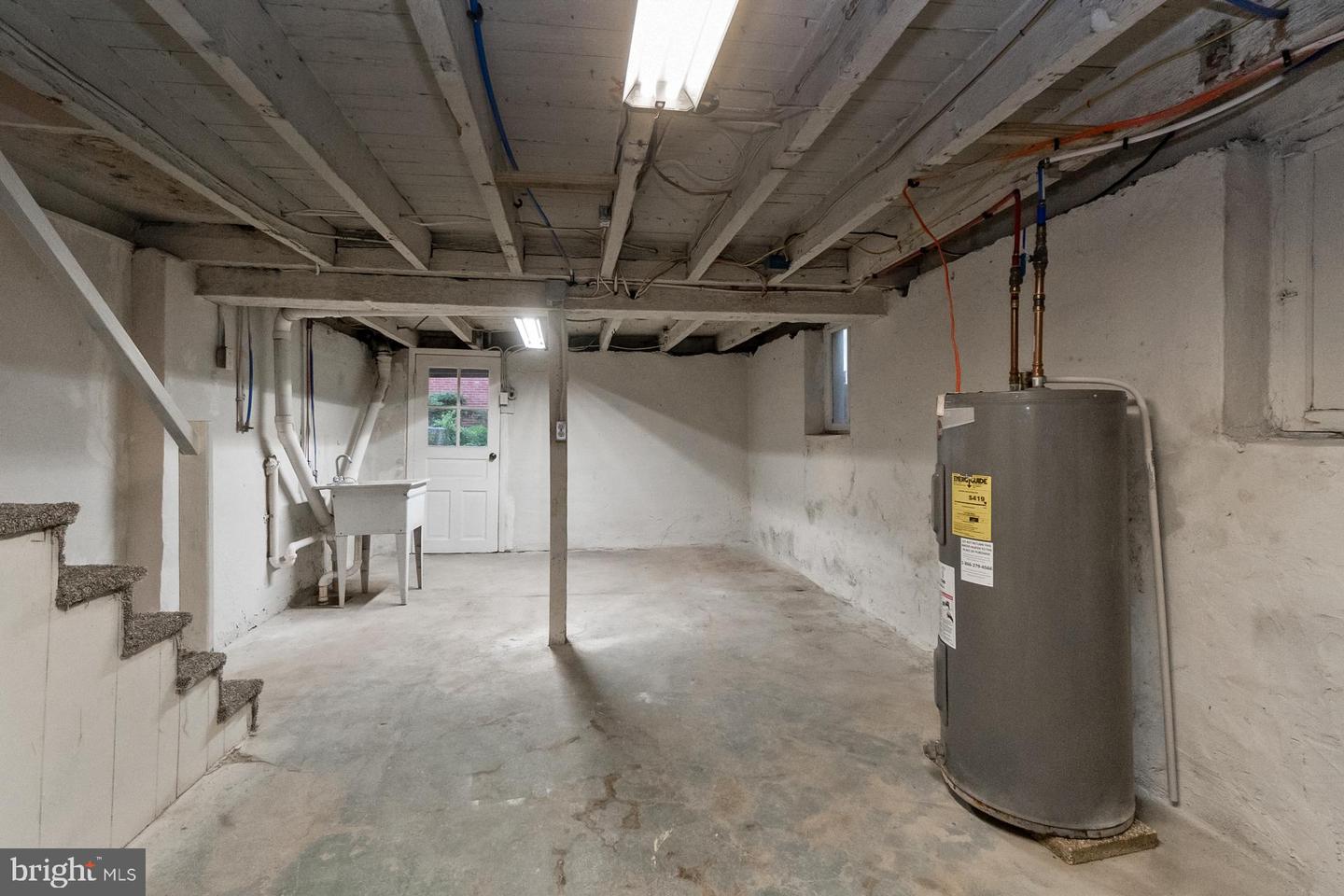 7 W Abbott St Property Photo 31
