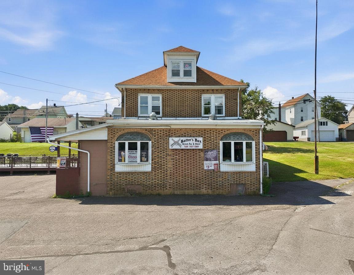 10 E Lehigh St Property Photo 4