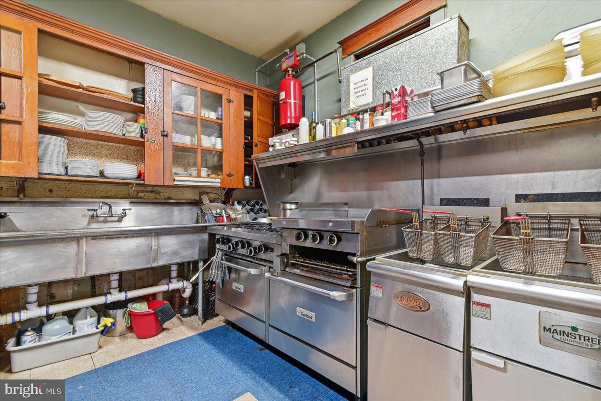 10 E Lehigh St Property Photo 21