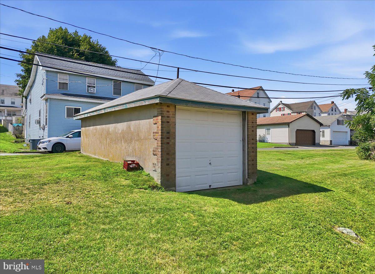10 E Lehigh St Property Photo 31