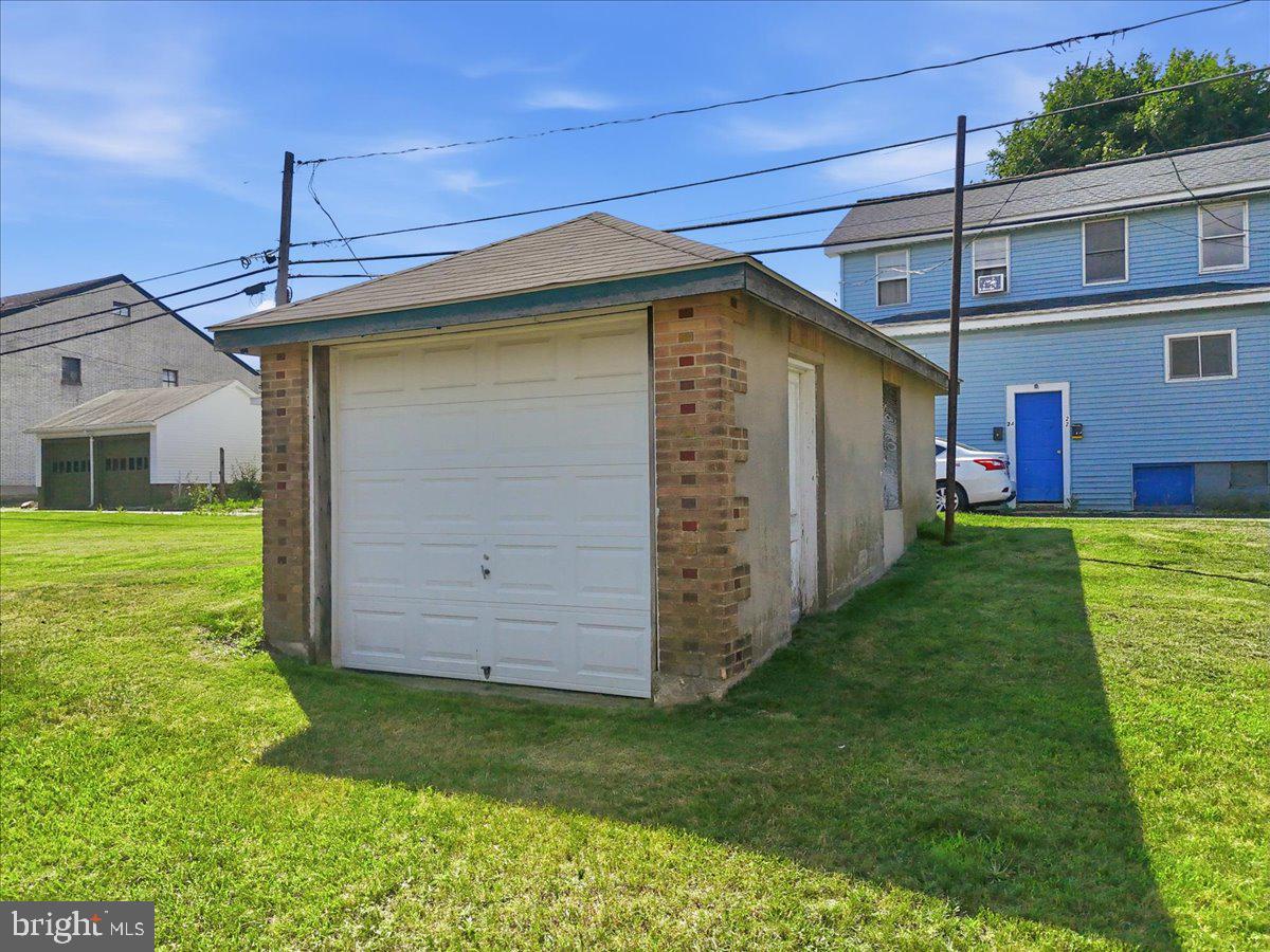 10 E Lehigh St Property Photo 32