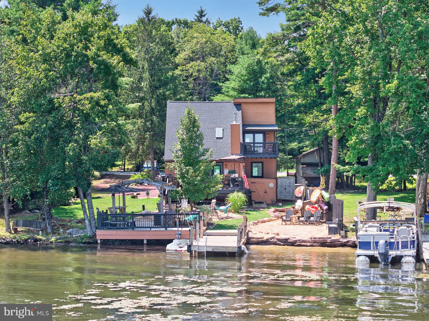 240 S Lake Dr Property Photo 4