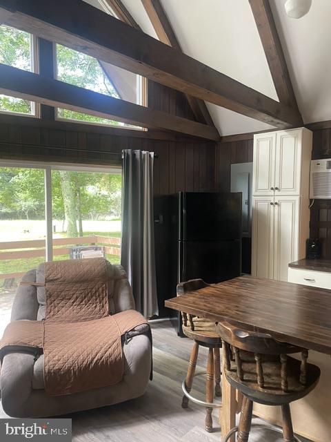 21 Lindbergh Cir Property Photo 2