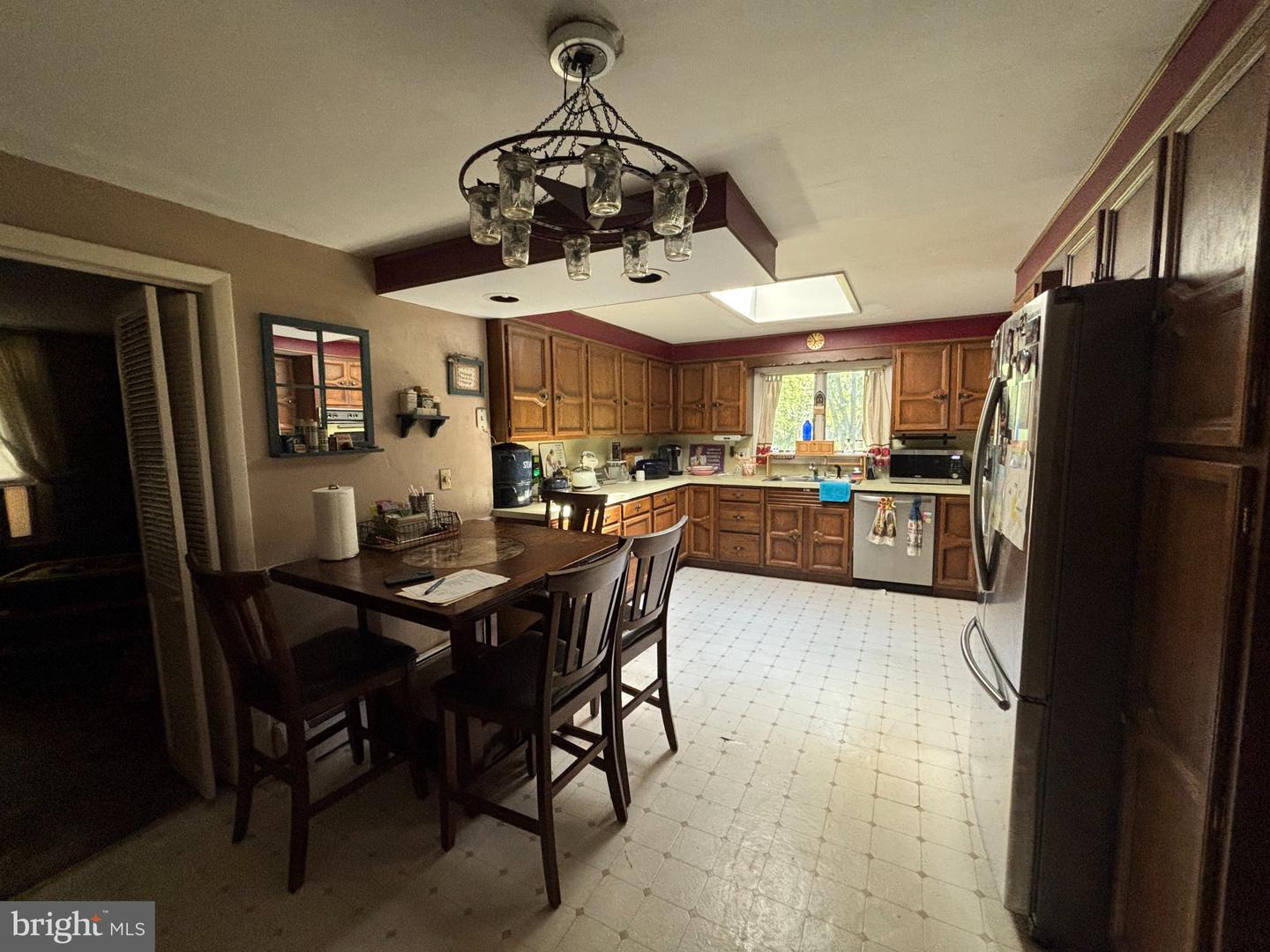 231 Laurel Rd Property Photo 16