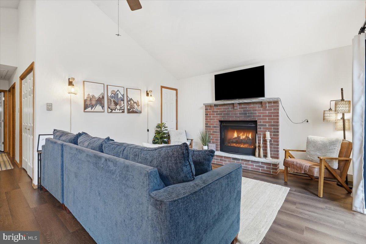 10 Lenape Trl Property Photo 2