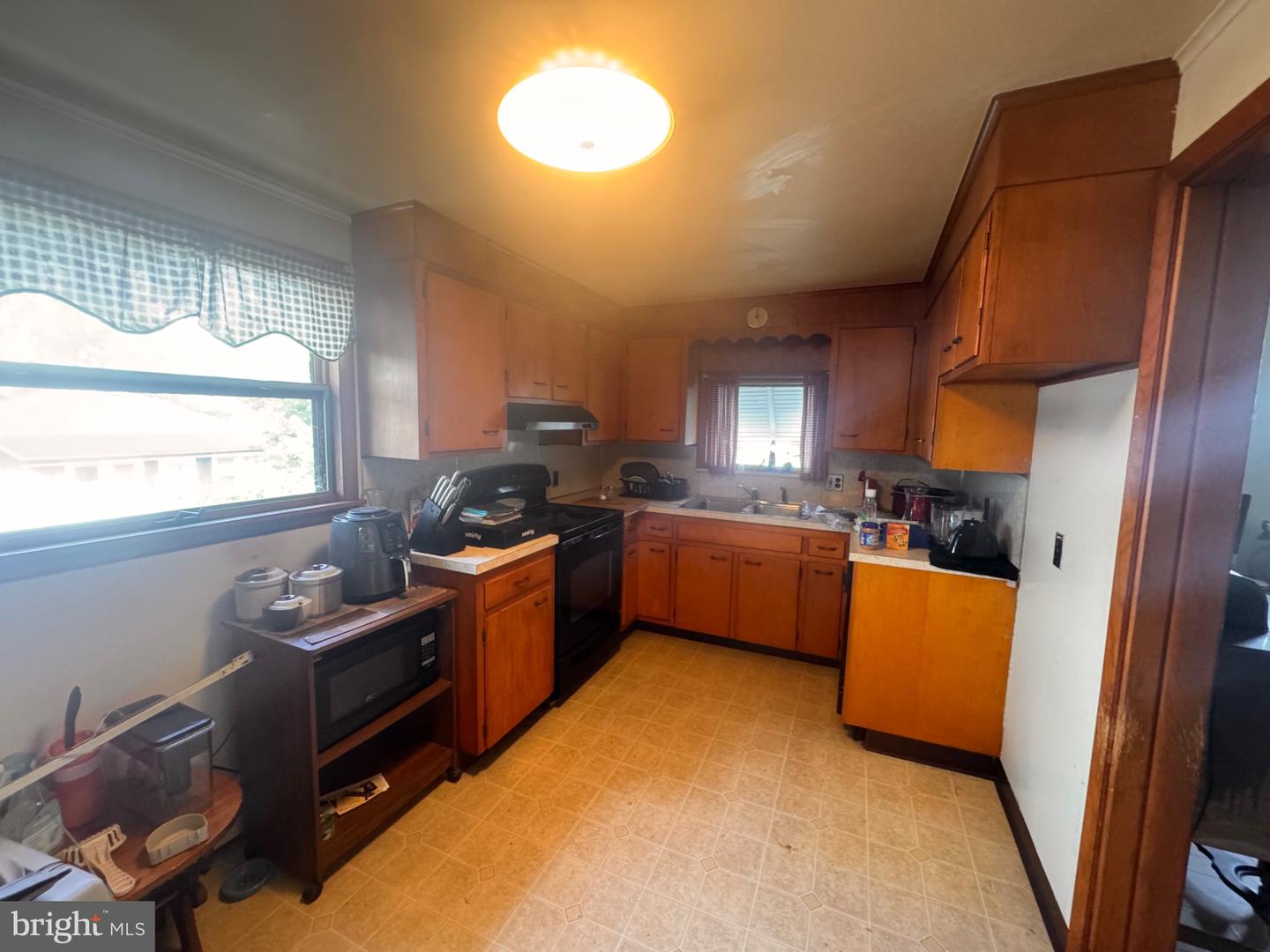 249 Avenue B Property Photo 6