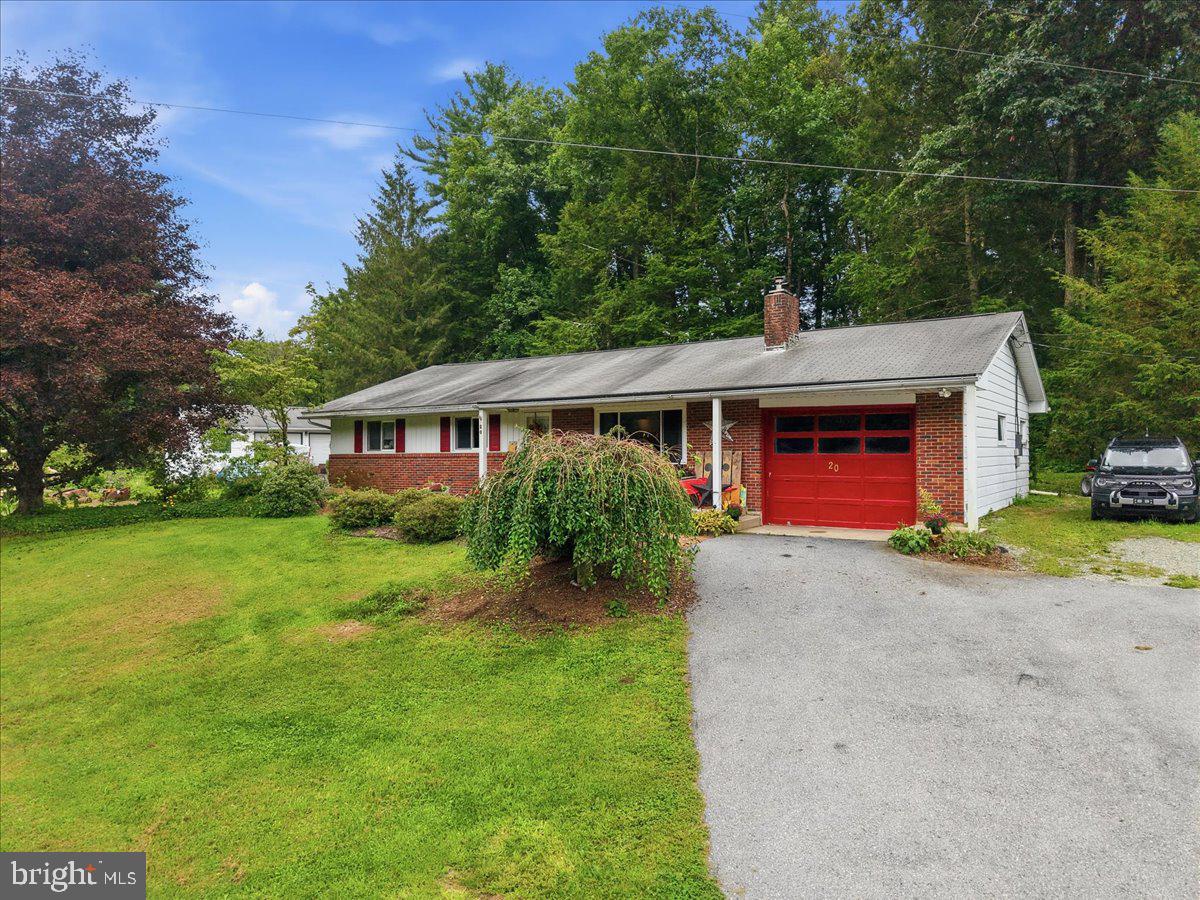 20 Serfass Ln Property Photo 2