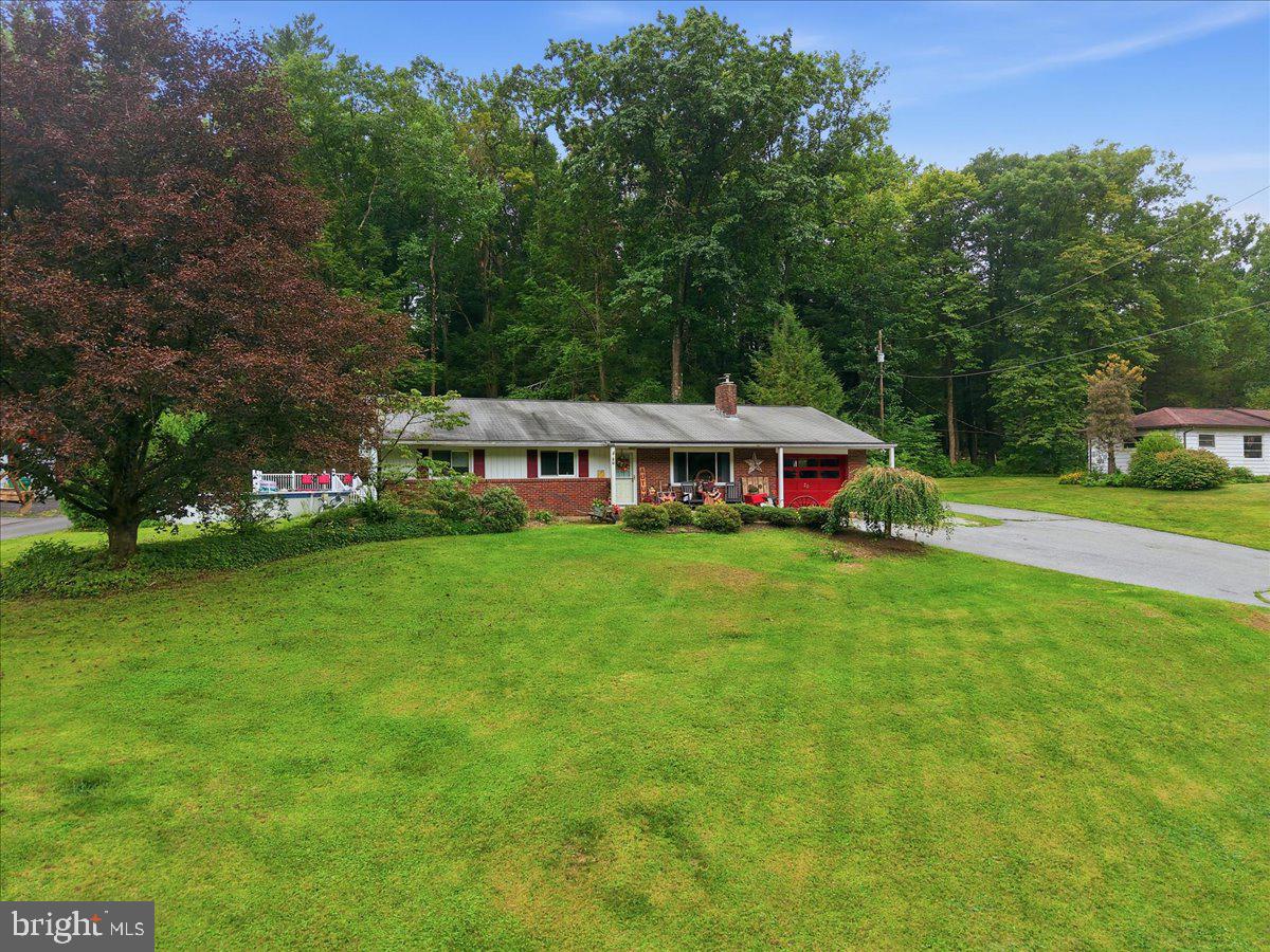 20 Serfass Ln Property Photo 6