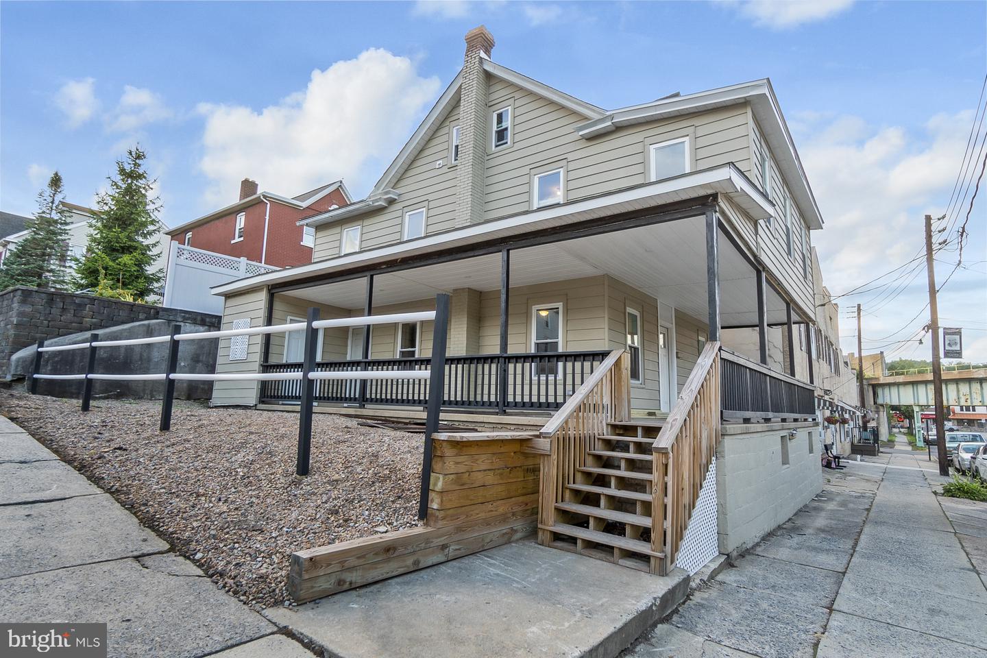 509 3rd St Property Photo 1