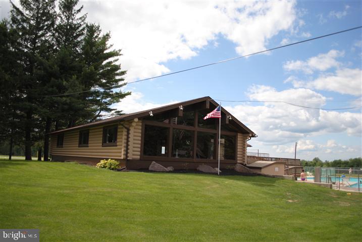 2460 Pawnee Trl Property Photo 4
