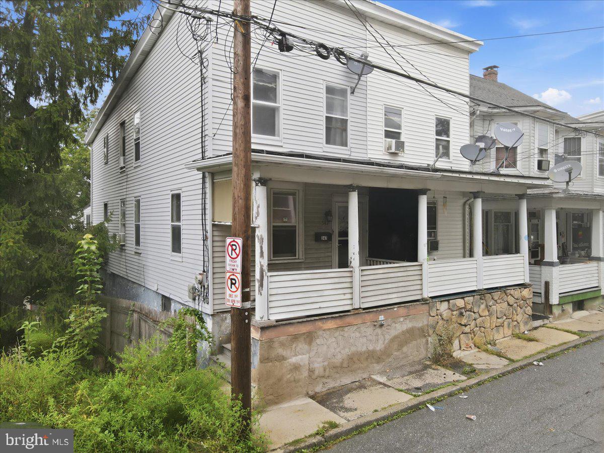 347 W Kline Ave Property Photo 4