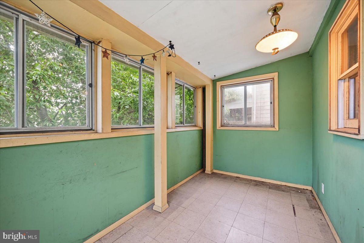 347 W Kline Ave Property Photo 39
