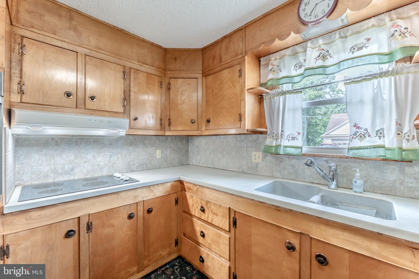 14 Brook Dr Property Photo 16