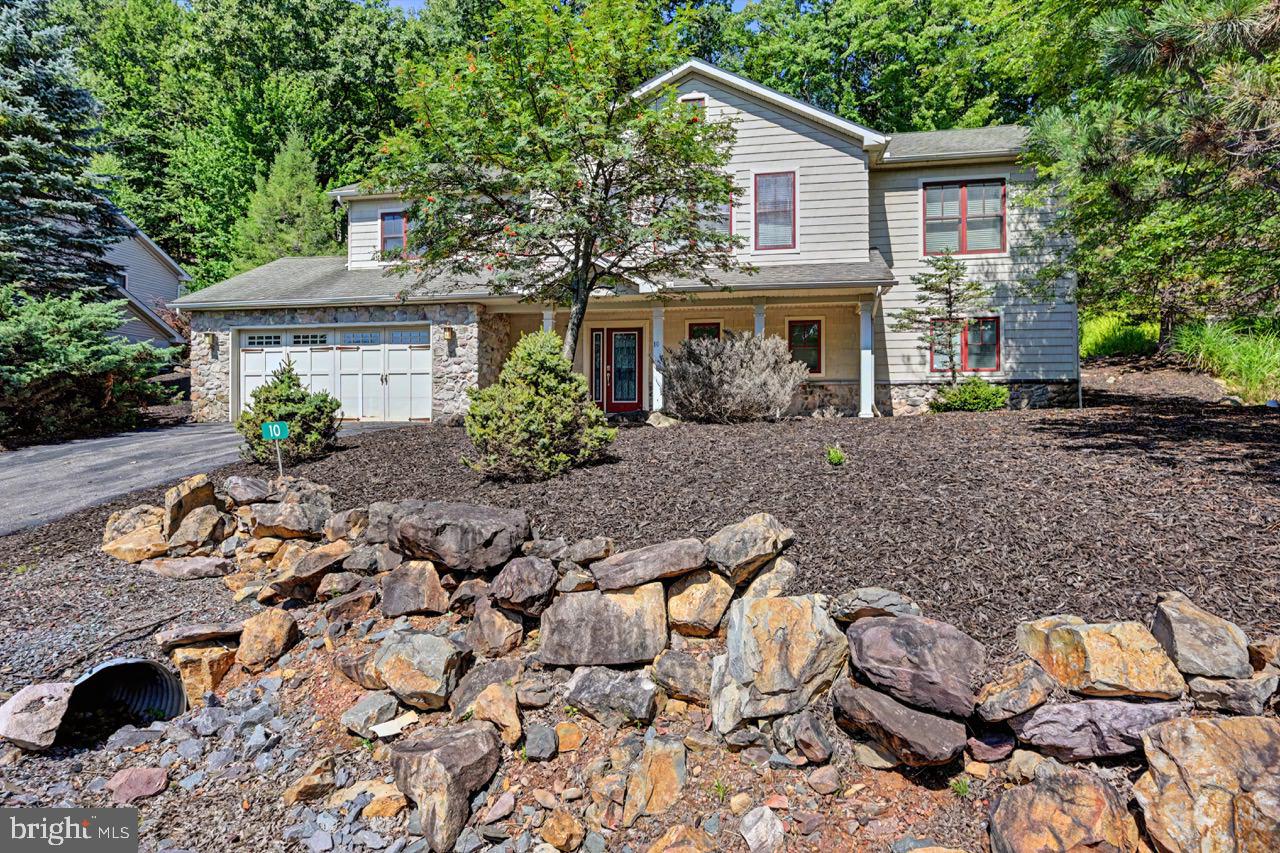 10 Bluestone Ct Property Photo 1