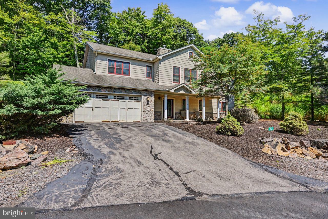 10 Bluestone Ct Property Photo 3
