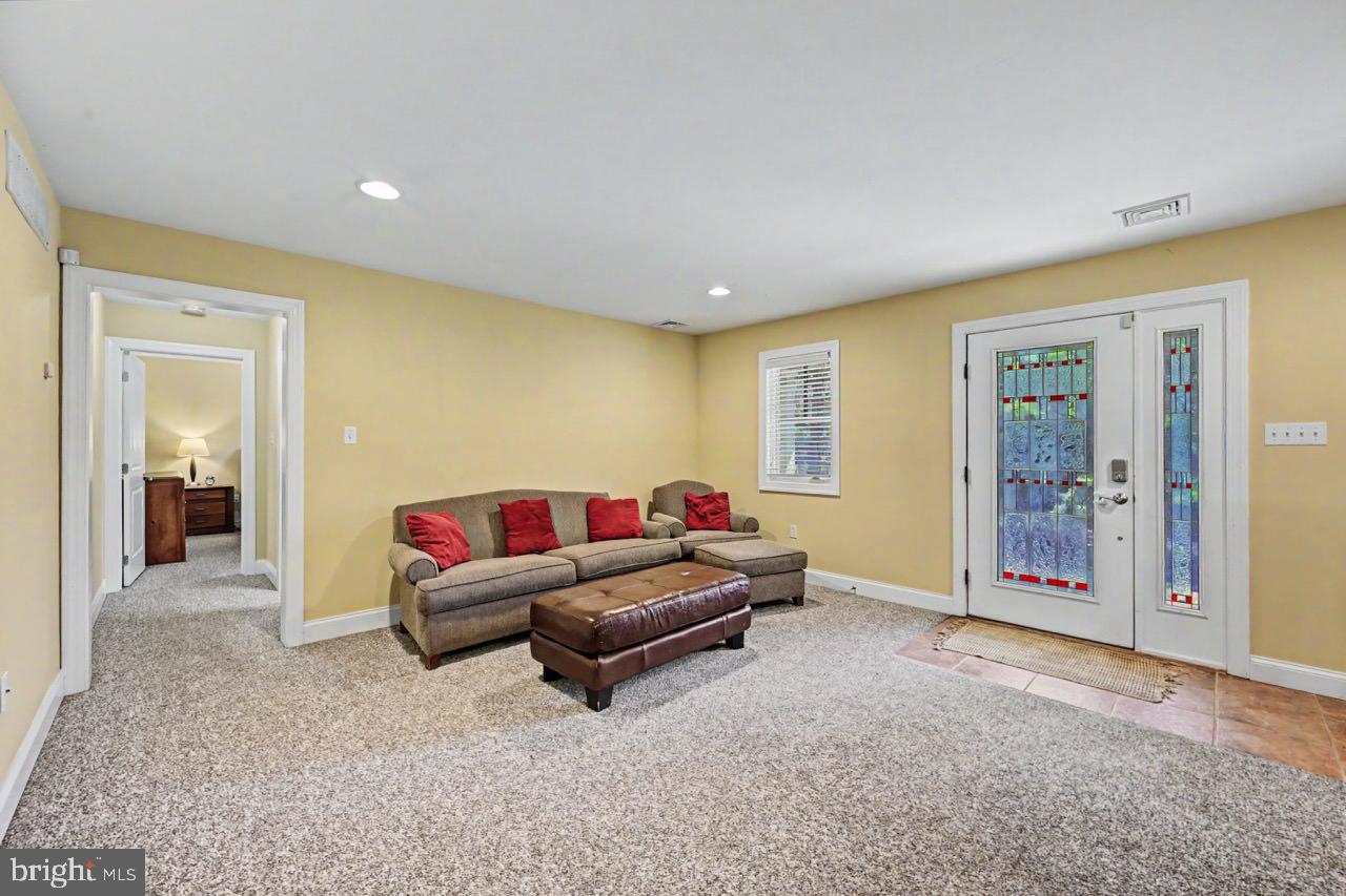 10 Bluestone Ct Property Photo 11
