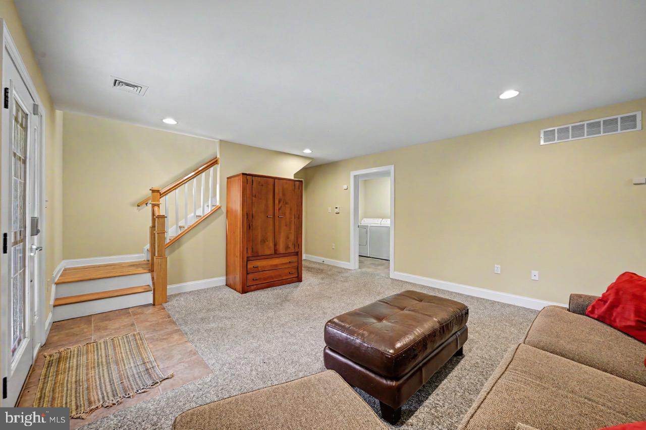 10 Bluestone Ct Property Photo 13