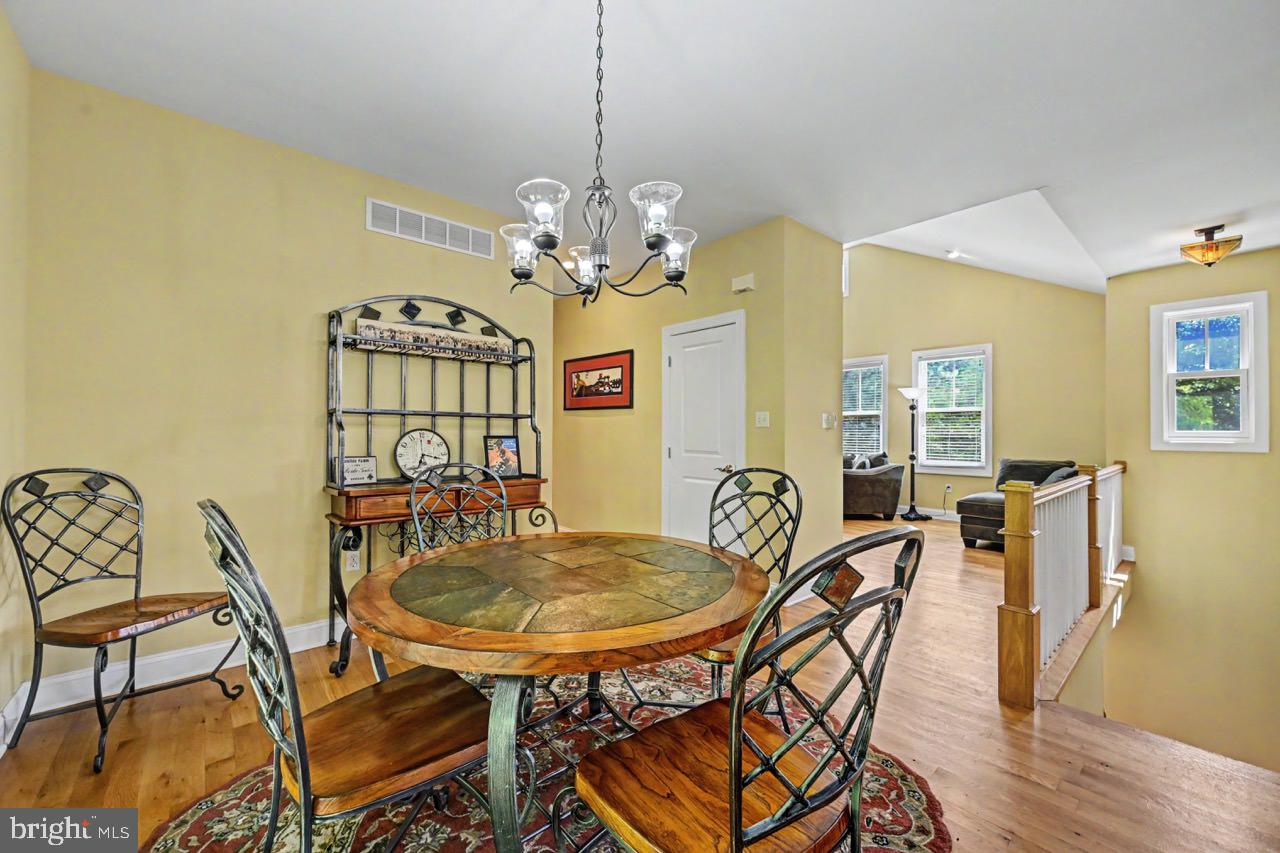 10 Bluestone Ct Property Photo 24