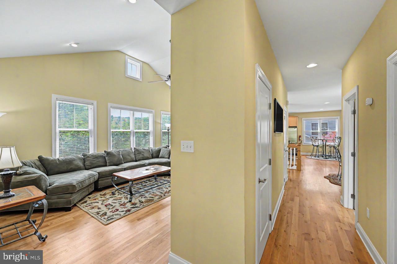 10 Bluestone Ct Property Photo 37