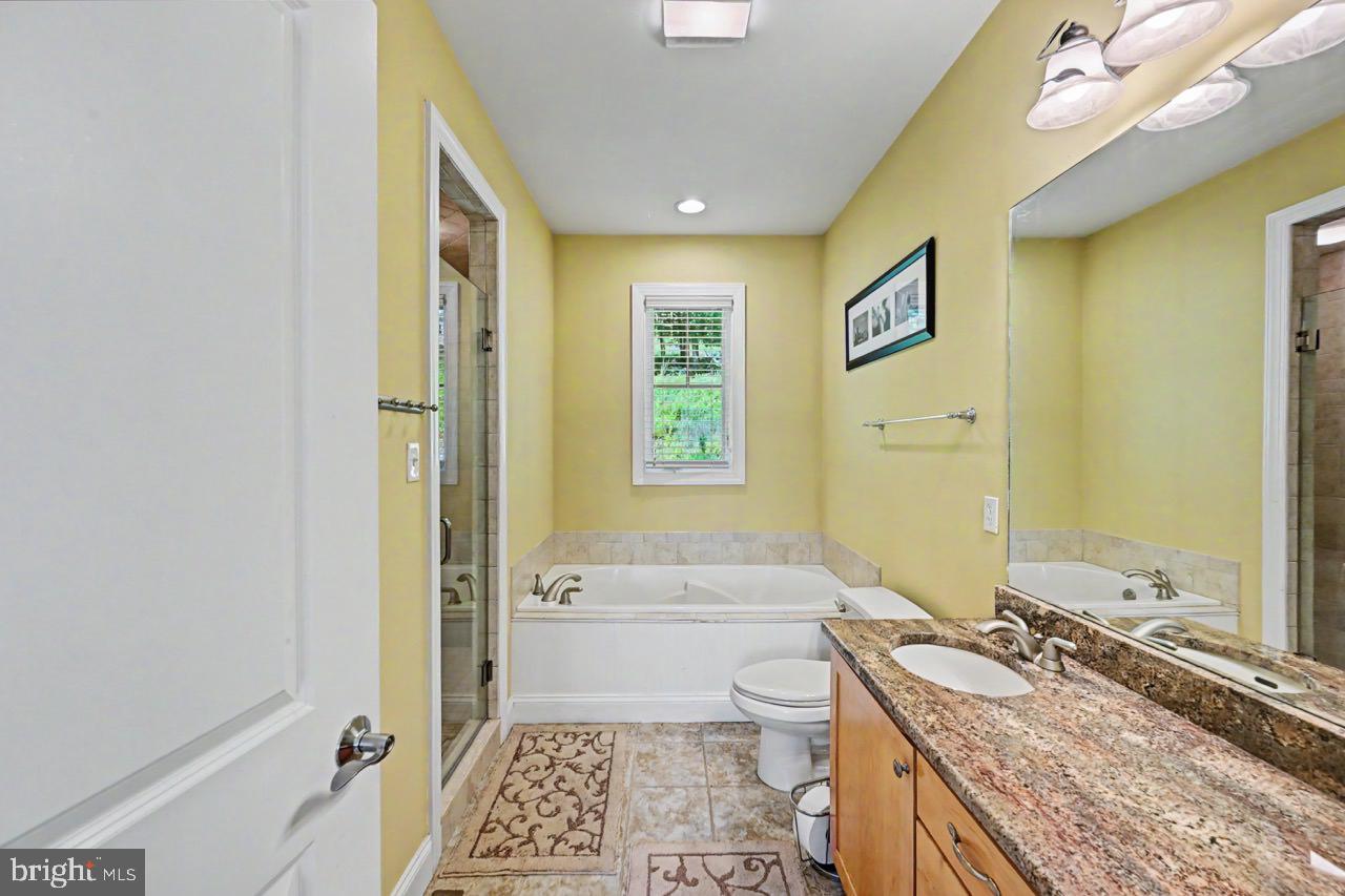 10 Bluestone Ct Property Photo 42