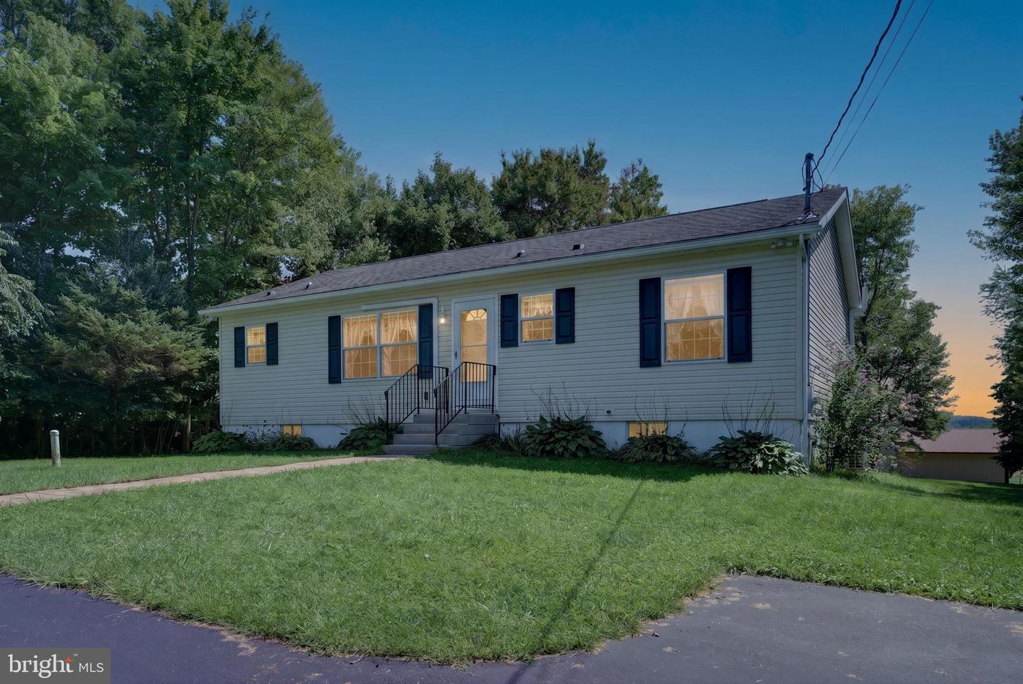 50 Rolling View Rd Property Photo 1