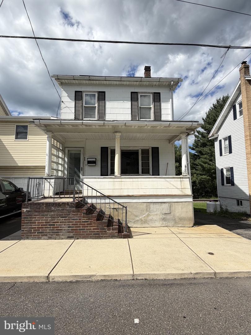 46 E Mill St Property Photo 4