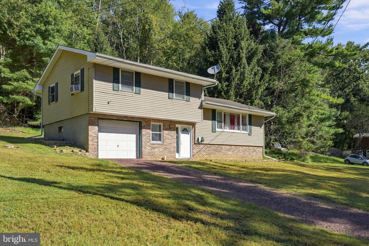 2358 Buck Mountain Rd Property Photo 2