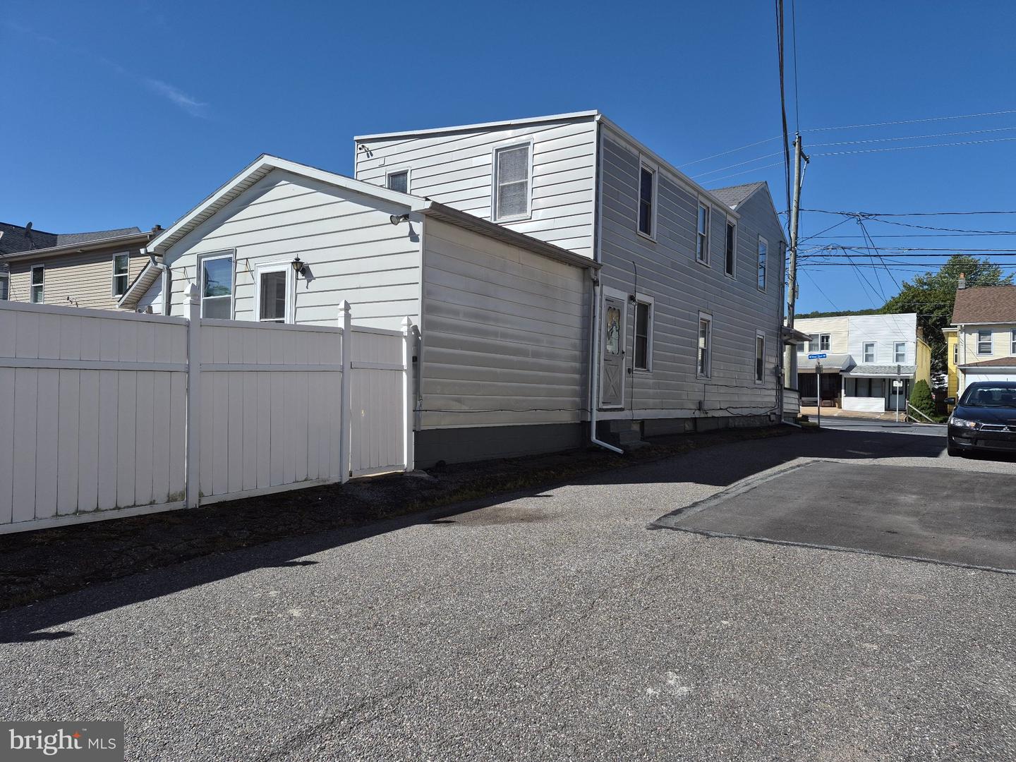 2-4 Tamaqua St Property Photo 3