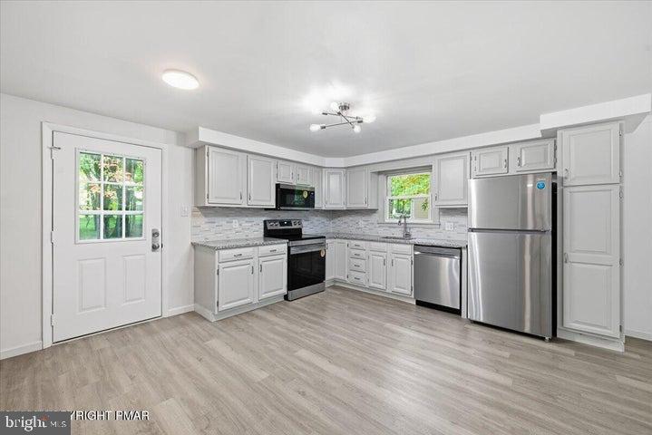 118 Buckhill Rd E Property Photo 30