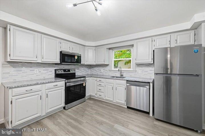 118 Buckhill Rd E Property Photo 34