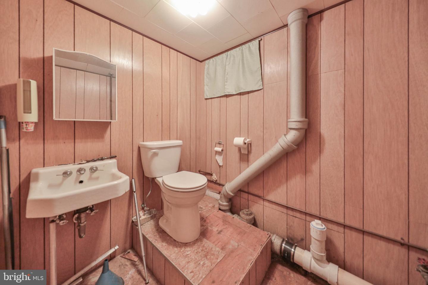 766 Franklin Ave Property Photo 40