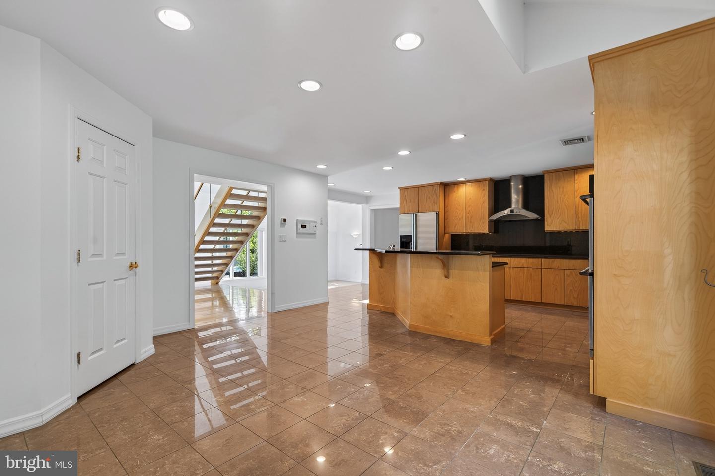 33 Oak Ct Property Photo 13