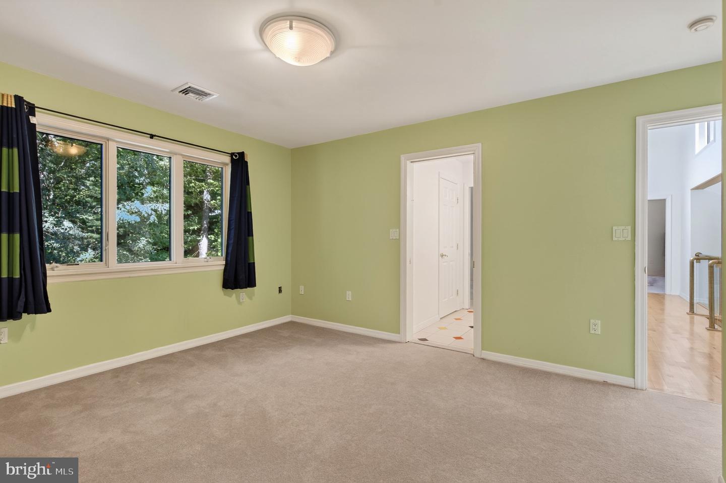33 Oak Ct Property Photo 51