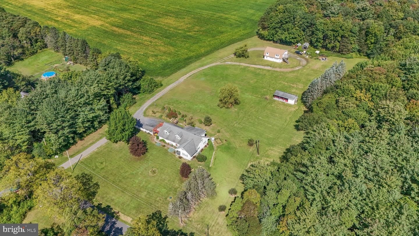 2415 Stagecoach Rd W Property Photo 3