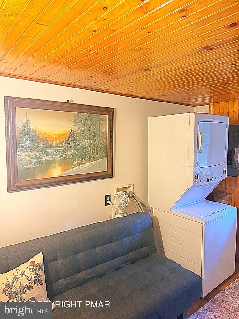 76 Woodland Rd Property Photo 8