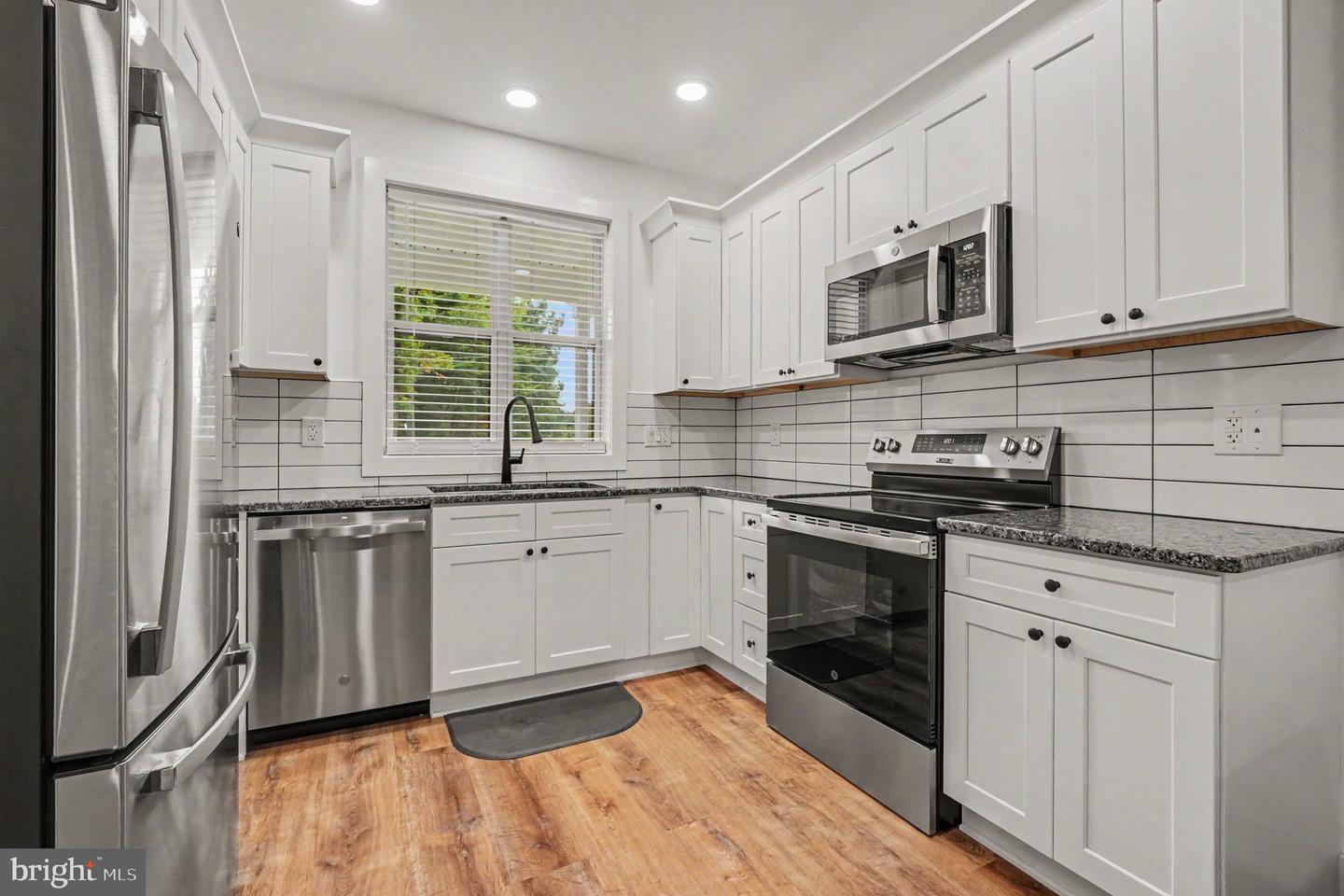 2 Cold Spring Dr Property Photo 2
