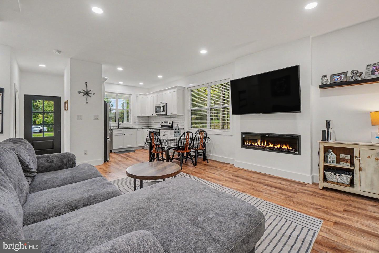 2 Cold Spring Dr Property Photo 3