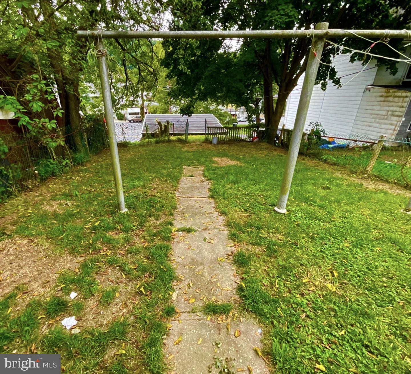 320 W Ridge St Property Photo 25