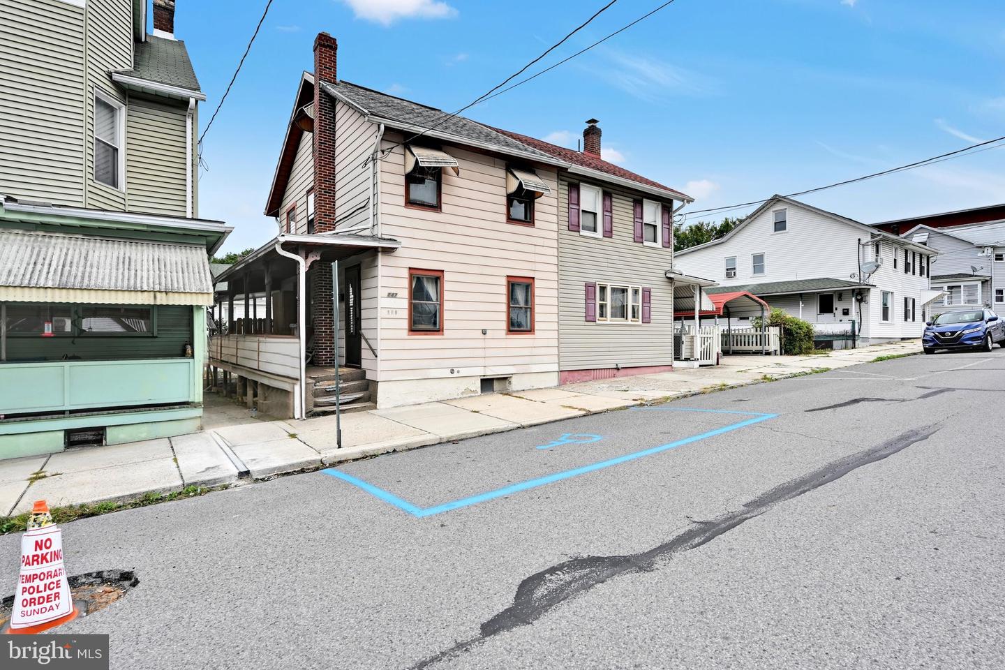 247 E Bertsch St Property Photo 2