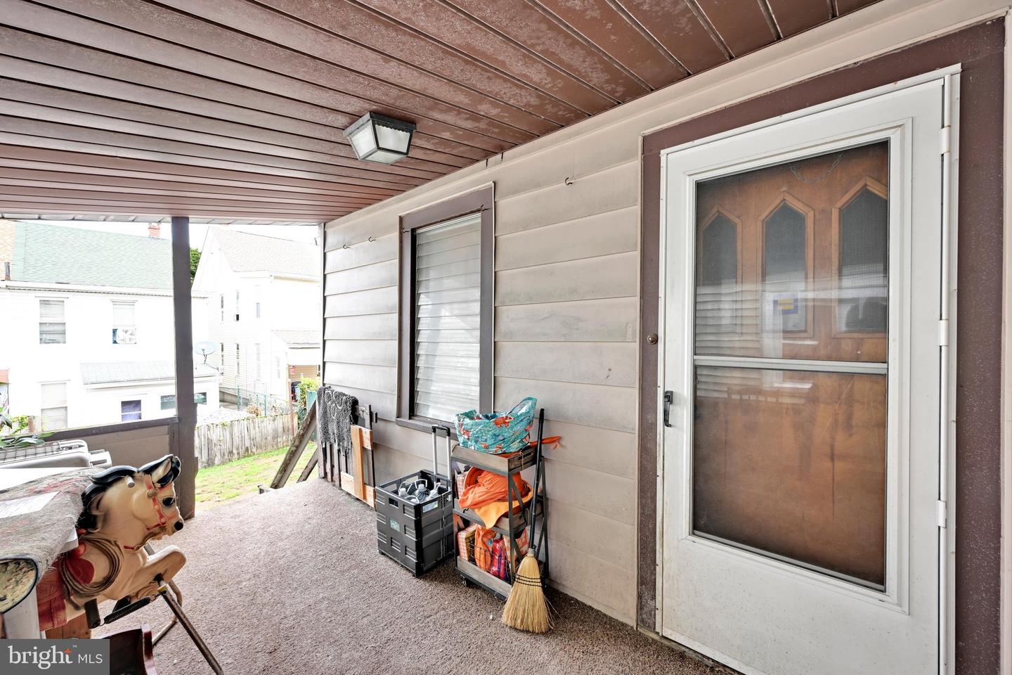 247 E Bertsch St Property Photo 14