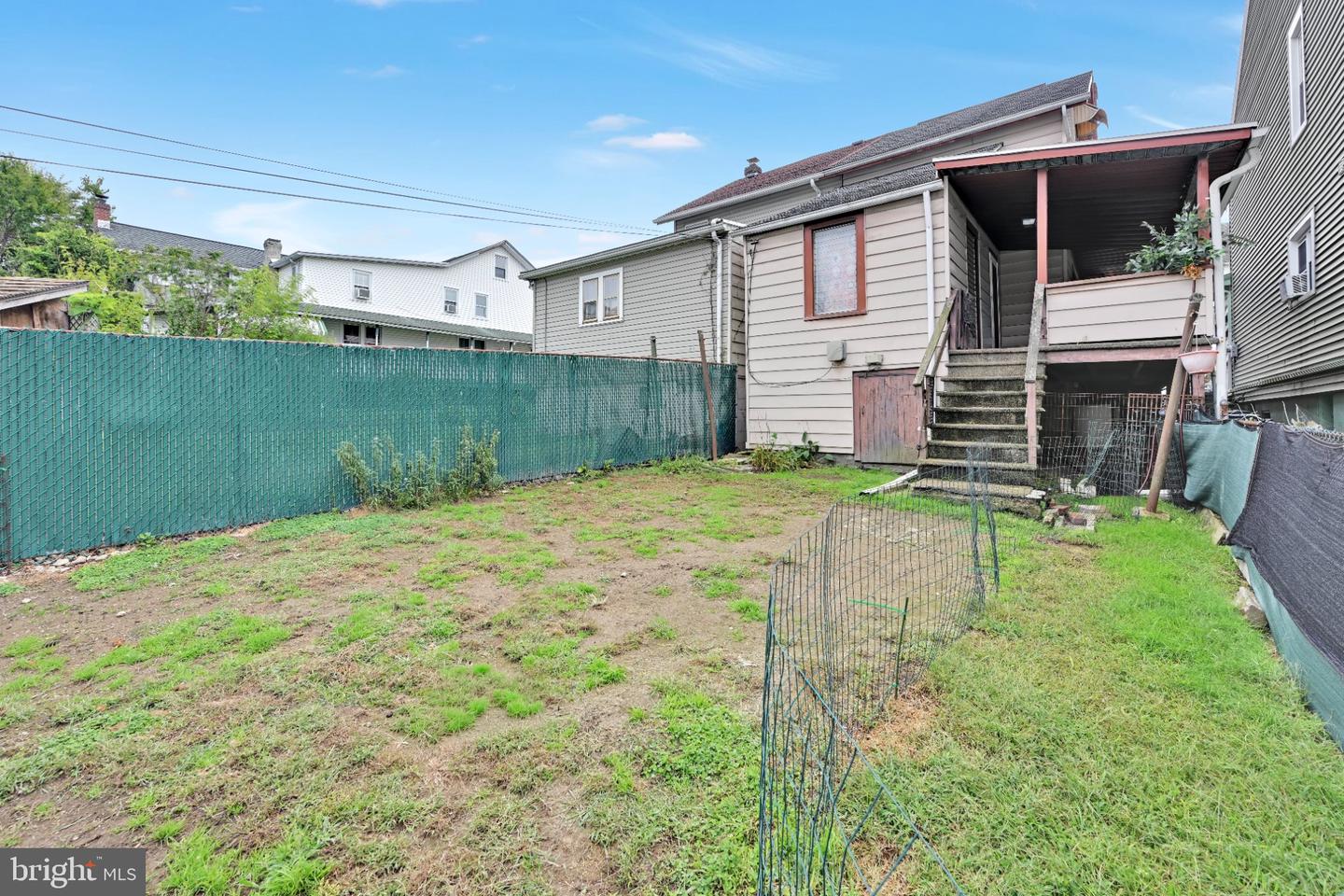 247 E Bertsch St Property Photo 17
