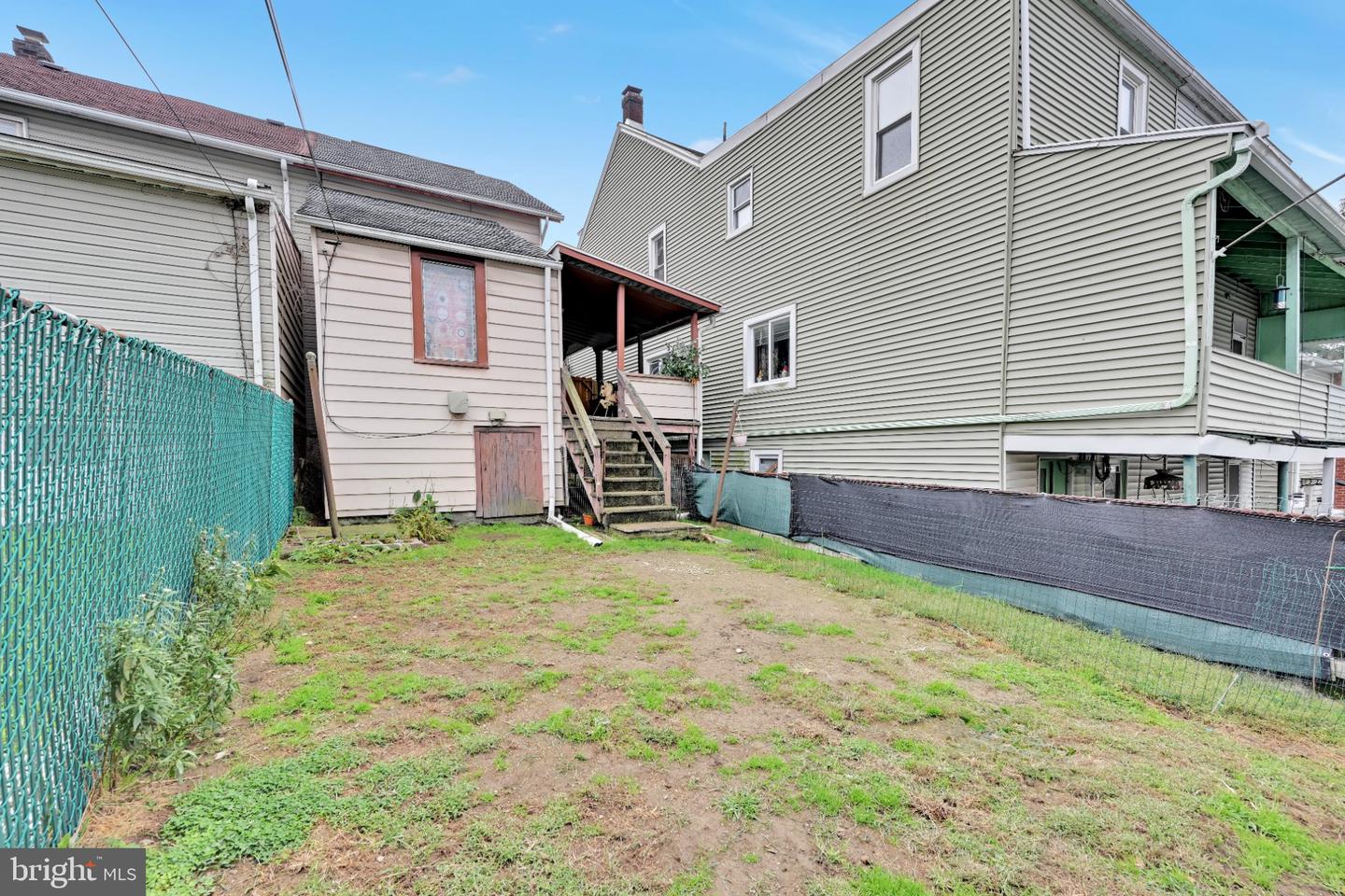 247 E Bertsch St Property Photo 18