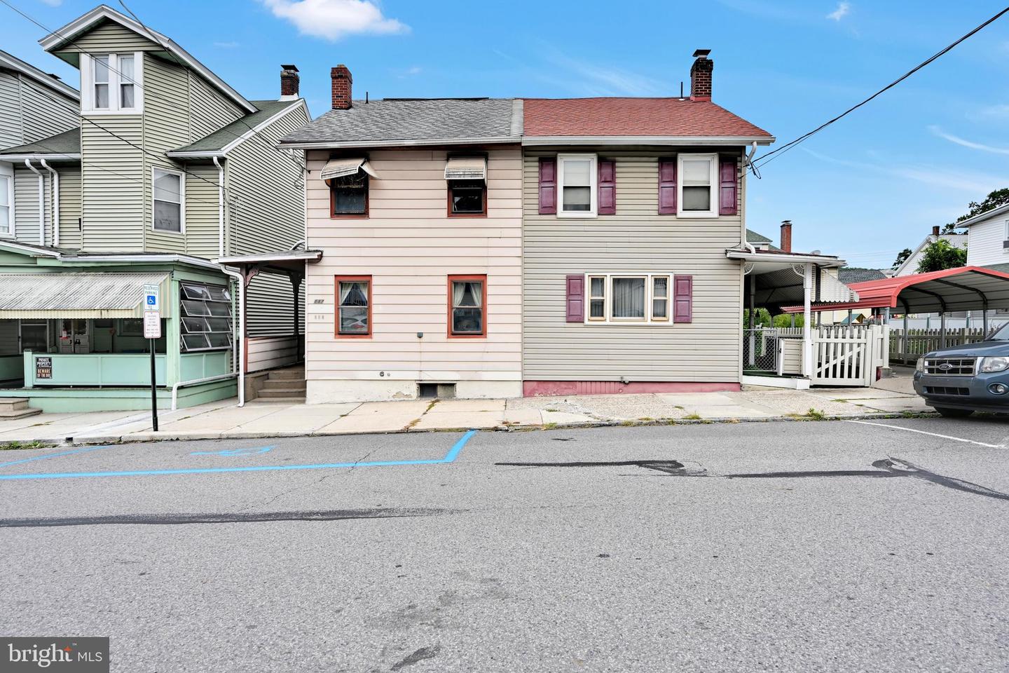 247 E Bertsch St Property Photo 19