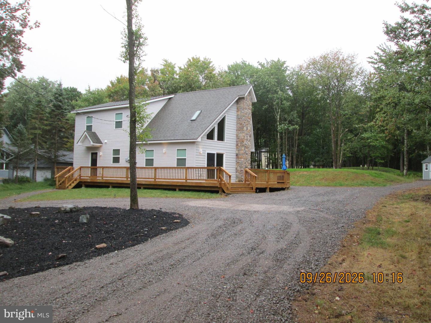 62 Johnson Ln Property Photo 1