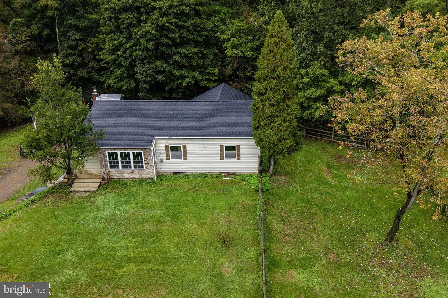 2865 Hemlock St Property Photo 5